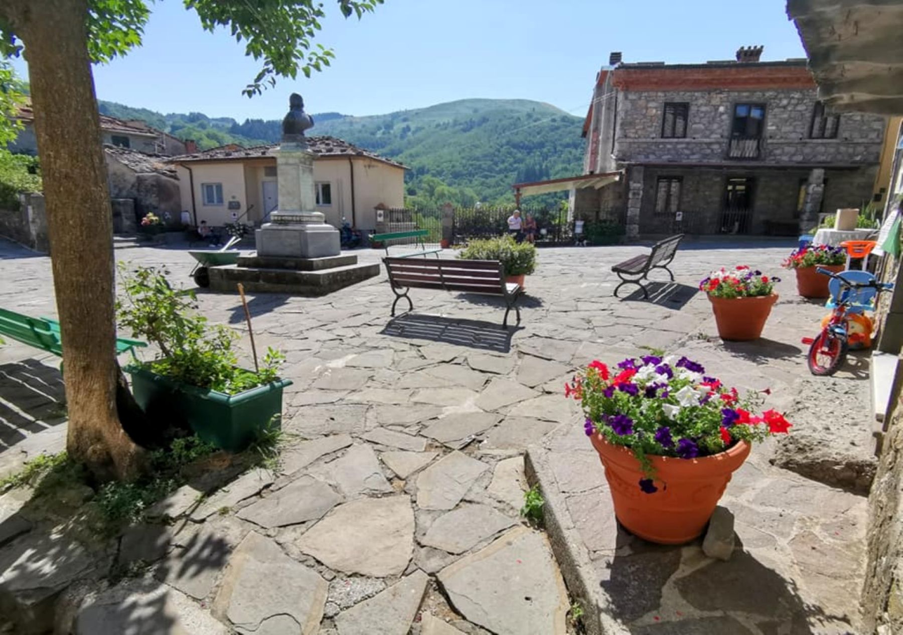 Piazza-in-Montefegatesi